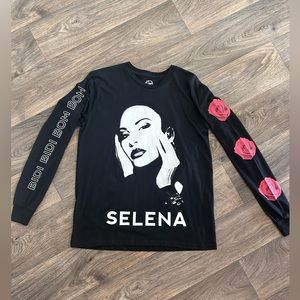 Selena black long sleeve